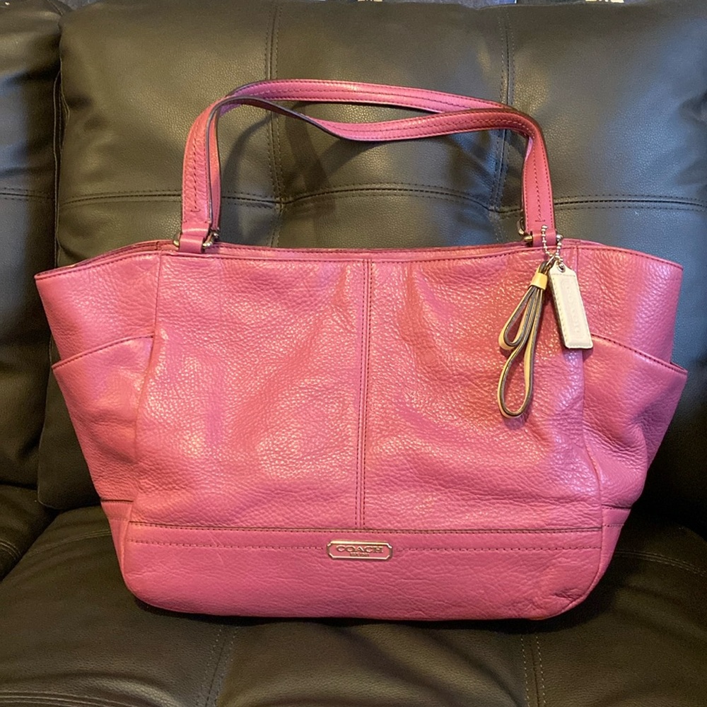 Coach leather purse. EUC